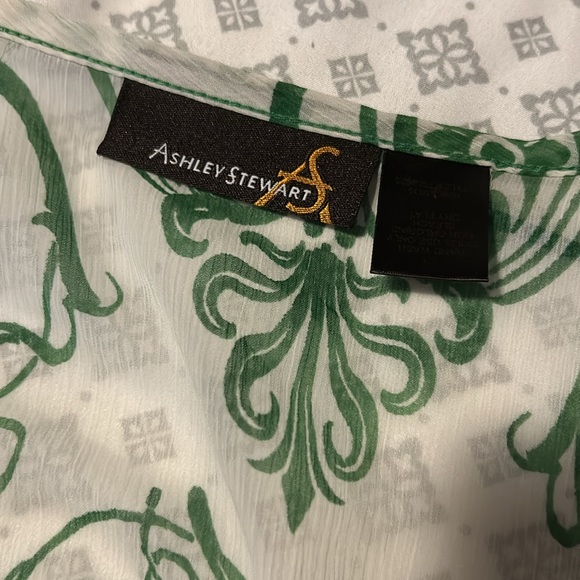 Sheer Ashley Steward Green & White Printed Blouse - 1X - Picture 4 of 4